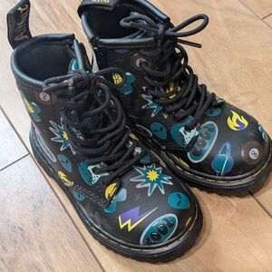 Dr. Martens Kids Black and Teal Graphic Boots